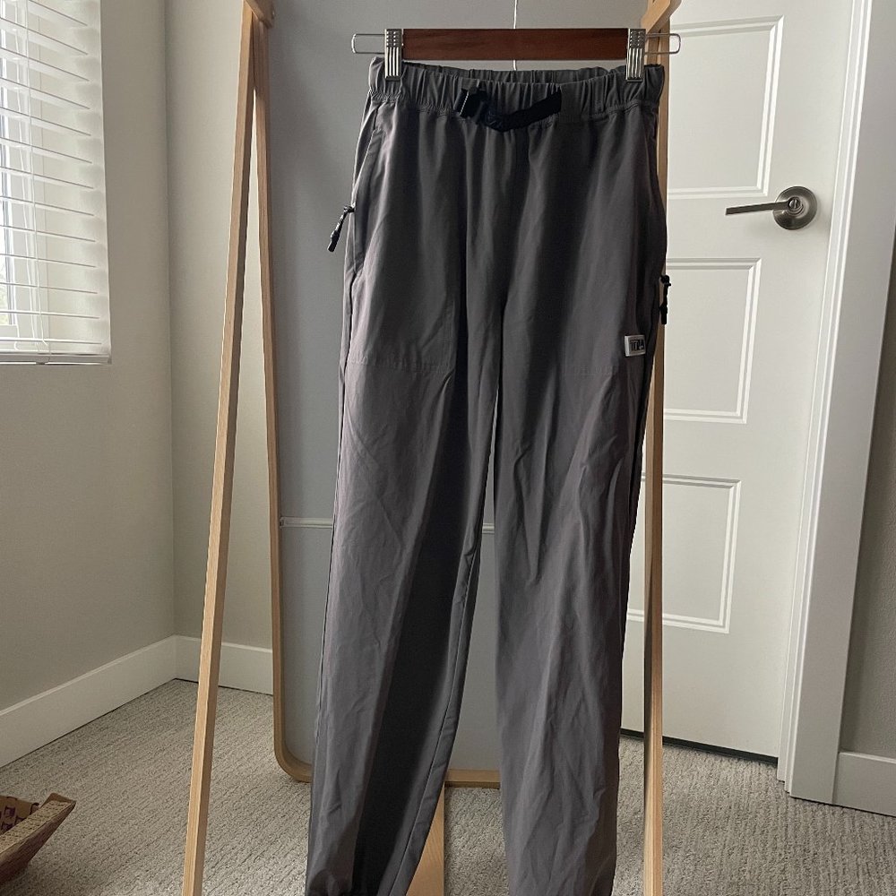 Aritzia TNA jogger